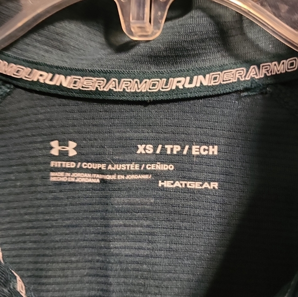 Under Armour athletic top - Picture 3 of 3